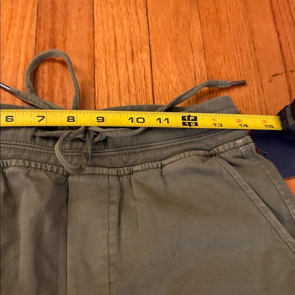 2 Pairs- NWT- GAP Women's Casual Shorts - Olive and Navy - Picture 6 of 8